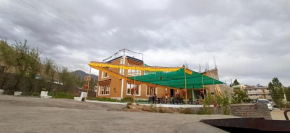 Papsum Villa